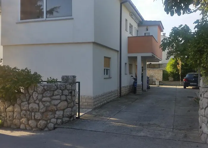 Tonica Gostinjska kuća Krk Town